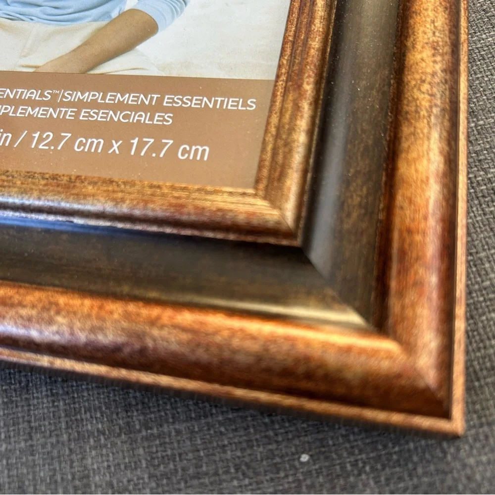 STUDIO DECOR Simply Essentials Two-Tone Finish Distressed Picture Frame #1005254